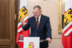 Verleihung künstlerischer Stipendien des Landes OÖ durch Landeshauptmann Mag. Thomas Stelzer.