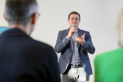 Klimastrategie Gemeinden vor den Vorhang mit Landesrat Stefan Kaineder