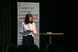 Zertifikatsverleihungen des Oberösterreichischen Finanzführerscheins im Kongresssaal der Arbeiterkammer in Linz.