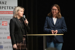 Zertifikatsverleihungen des Oberösterreichischen Finanzführerscheins im Kongresssaal der Arbeiterkammer in Linz.