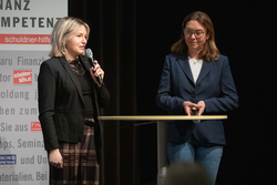 Zertifikatsverleihungen des Oberösterreichischen Finanzführerscheins im Kongresssaal der Arbeiterkammer in Linz.