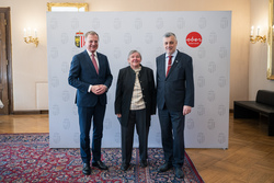 Feier für pensionierte Lehrerinnen und Lehrer mit Landeshauptmann Mag. Thomas Stelzer und Bildungsdirektor HR Mag. Dr. Alfred Klampfer, B.A.