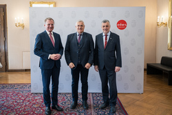 Feier für pensionierte Lehrerinnen und Lehrer mit Landeshauptmann Mag. Thomas Stelzer und Bildungsdirektor HR Mag. Dr. Alfred Klampfer, B.A.