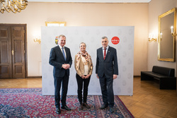 Feier für pensionierte Lehrerinnen und Lehrer mit Landeshauptmann Mag. Thomas Stelzer und Bildungsdirektor HR Mag. Dr. Alfred Klampfer, B.A.