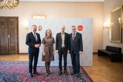 Feier für pensionierte Lehrerinnen und Lehrer mit Landeshauptmann Mag. Thomas Stelzer und Bildungsdirektor HR Mag. Dr. Alfred Klampfer, B.A.