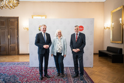 Feier für pensionierte Lehrerinnen und Lehrer mit Landeshauptmann Mag. Thomas Stelzer und Bildungsdirektor HR Mag. Dr. Alfred Klampfer, B.A.