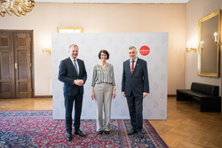 Feier für pensionierte Lehrerinnen und Lehrer mit Landeshauptmann Mag. Thomas Stelzer und Bildungsdirektor HR Mag. Dr. Alfred Klampfer, B.A.