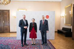 Feier für pensionierte Lehrerinnen und Lehrer mit Landeshauptmann Mag. Thomas Stelzer und Bildungsdirektor HR Mag. Dr. Alfred Klampfer, B.A.