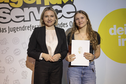 Preisübergabe Landesjugendredewettbewerb 2025