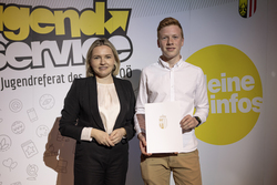 Preisübergabe Landesjugendredewettbewerb 2025