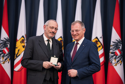 Landeshauptmann Mag. Thomas Stelzer bei der Überreichung von Kulturauszeichnungen des Landes OÖ.