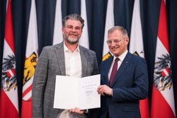 Landeshauptmann Mag. Thomas Stelzer bei der Überreichung von Kulturauszeichnungen des Landes OÖ.