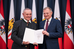 Landeshauptmann Mag. Thomas Stelzer bei der Überreichung von Kulturauszeichnungen des Landes OÖ.