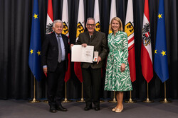 Verleihung der Verdienstmedaille des Landes Oberösterreich durch Landeshauptmann-Stellvertreterin Mag. Christine Haberlander und Dr. Josef Pühringer im Steinernen Saal des Linzer Landhauses.