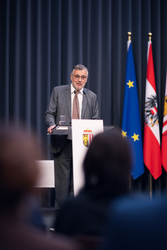 Lehrertitelverleihung durch Landeshauptmann Mag. Thomas Stelzer und Bildungsdirektor Mag. Dr. Alfred Klampfer, B.A.