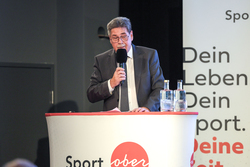 Sportehrenzeichenverleihung in Silber und Gold durch Landesrat Markus Achleitner