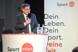 Sportehrenzeichenverleihung in Silber und Gold durch Landesrat Markus Achleitner
