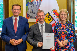 Verleihung Habilitationsstipendien durch LHstv Christine Haberlander und LR Markus Achleitner