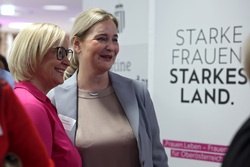 Frauenförderpreisverleihung durch LHStv. Christine Haberlander