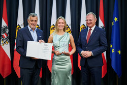 Landeshauptmann Mag. Thomas Stelzer empfängt ausgezeichnete Maturantinnen und Maturanten bei einer Feierstunde im Linzer Landhaus.