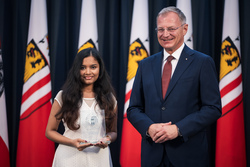 Landeshauptmann Mag. Thomas Stelzer empfängt ausgezeichnete Maturantinnen und Maturanten bei einer Feierstunde im Linzer Landhaus.