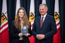 Landeshauptmann Mag. Thomas Stelzer empfängt ausgezeichnete Maturantinnen und Maturanten bei einer Feierstunde im Linzer Landhaus.