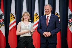 Landeshauptmann Mag. Thomas Stelzer empfängt ausgezeichnete Maturantinnen und Maturanten bei einer Feierstunde im Linzer Landhaus.