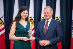 Landeshauptmann Mag. Thomas Stelzer empfängt ausgezeichnete Maturantinnen und Maturanten bei einer Feierstunde im Linzer Landhaus.