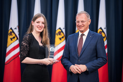 Landeshauptmann Mag. Thomas Stelzer empfängt ausgezeichnete Maturantinnen und Maturanten bei einer Feierstunde im Linzer Landhaus.