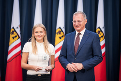 Landeshauptmann Mag. Thomas Stelzer empfängt ausgezeichnete Maturantinnen und Maturanten bei einer Feierstunde im Linzer Landhaus.