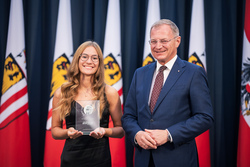 Landeshauptmann Mag. Thomas Stelzer empfängt ausgezeichnete Maturantinnen und Maturanten bei einer Feierstunde im Linzer Landhaus.