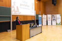 Zertifikatsverleihung HTL Mentoring für Schülerinnen