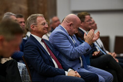 keine Beschreibung gefunden