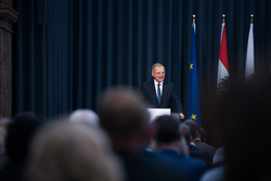 keine Beschreibung gefunden