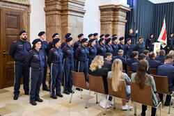 LH Mag. Thomas Stelzer bei der Angelobung neuer Justizwachebeamtinnen und - beamter