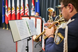 LH Mag. Thomas Stelzer bei der Angelobung neuer Justizwachebeamtinnen und - beamter