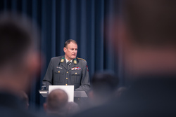 Ausmusterung Offiziere und Unteroffiziere Ausmusterung Offiziere und Unteroffiziere