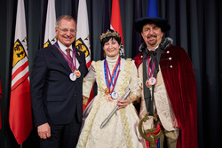 Die Eferdinger Faschingsgilde übernimmt das Landhauszepter von Landeshauptmann Mag. Thomas Stelzer