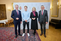 Landeshauptmann Mag. Thomas Stelzer empfängt die neuen Lehrerinnen und Lehrer im Landesdienst.