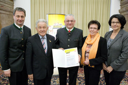Verleihung des Gesundheitsförderungspreises 2013 an verdiente Persönlichkeiten durch Landeshauptmann Dr.Josef Pühringer