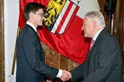 Landeshauptmann Dr. Josef Pühringer empfängt ausgezeichnete Maturanten im Linzer Landhaus