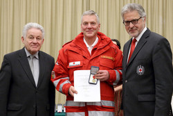 Verleihung von Rettungsdienstmedaillen durch Landeshauptmann Dr.Josef Pühringer an verdiente Mitarbeiter des Roten Kreuzes,Landesverband OÖ