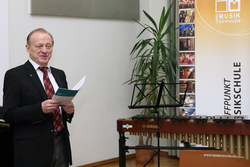 Verleihung des Josef Ratzenböck Stipendiums mit Landeshauptmannstellvertreter Franz Hiesl und Landeshauptmann a.D. Dr.Josef Ratzenböck an
OÖ Musikschüler/innen