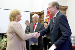 Verleihung von Berufstiteln-Dekretübergabe durch Landesschulpräsident Fritz Enzenhofer und Landesschulratsdirektor Dr.Peter Sonnberger