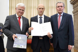 Verleihung von Berufstiteln-Dekretübergabe durch Landesschulpräsident Fritz Enzenhofer und Landesschulratsdirektor Dr.Peter Sonnberger