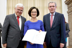 Verleihung von Berufstiteln-Dekretübergabe durch Landesschulpräsident Fritz Enzenhofer und Landesschulratsdirektor Dr.Peter Sonnberger