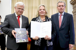 Verleihung von Berufstiteln-Dekretübergabe durch Landesschulpräsident Fritz Enzenhofer und Landesschulratsdirektor Dr.Peter Sonnberger