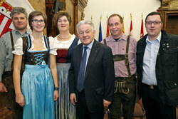 Landeshauptmann Dr. Josef Pühringer empfängt Lehrlinge mit ausgezeichnetem Lehrabschluss im Linzer Landhaus