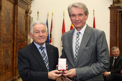 Auszeichnungen durch Landeshauptmann Dr. Josef Pühringer im Linzer Landhaus