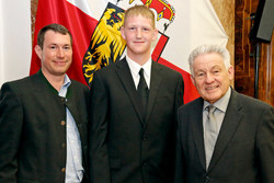 Landeshauptmann Dr.Josef Pühringer empfängt ausgezeichnete Lehrlinge im Landhaus